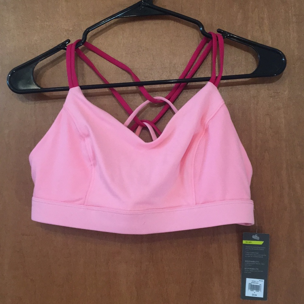 Old Navy Active Sports Bra (never worn, with tags)